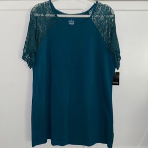 Torrid -NWT - Sz. 3 Crew Neck Lace Sleeve Raglan Top - Teal color